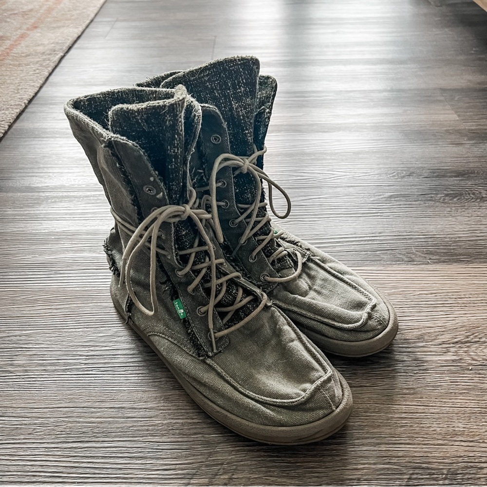 Sanuk Boots | Size 10